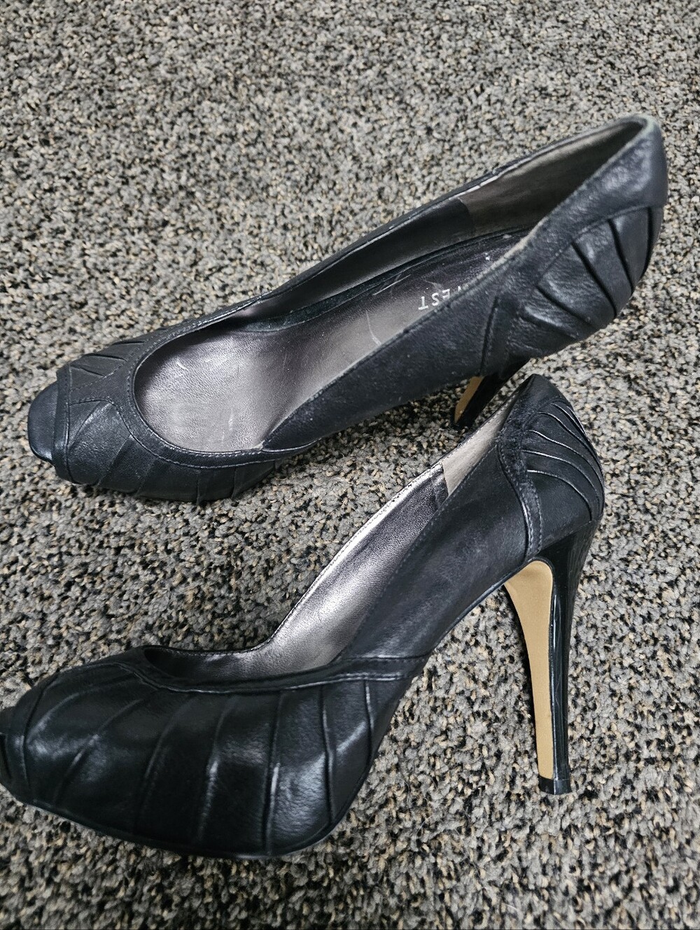 Leather NINE WEST heels Sz 6